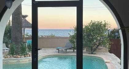 Enchanting beach house in Théoule-sur-Mer directly on the Plage de la Figueirette