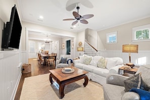 TV - The Crossings District of Watercolor! Resort Amenities!Bikes! (Santa Rosa Beach)