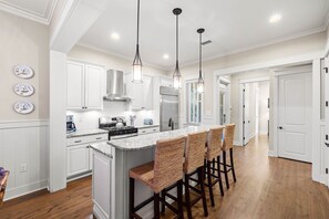 Fridge, microwave, oven, stovetop - Holiday Stays! The Crossings District of Watercolor! Resort Amenities! 5 Bikes! (Santa Rosa Beach)