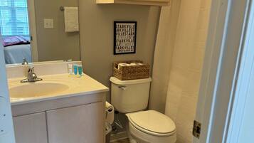 Towels, soap, shampoo, toilet paper