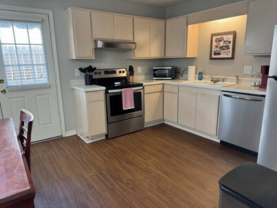 Cozy 2-bedroom condo in Starkville. Close to MSU and all attractions