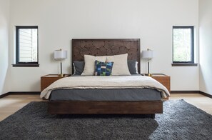 8 bedrooms, WiFi, bed sheets