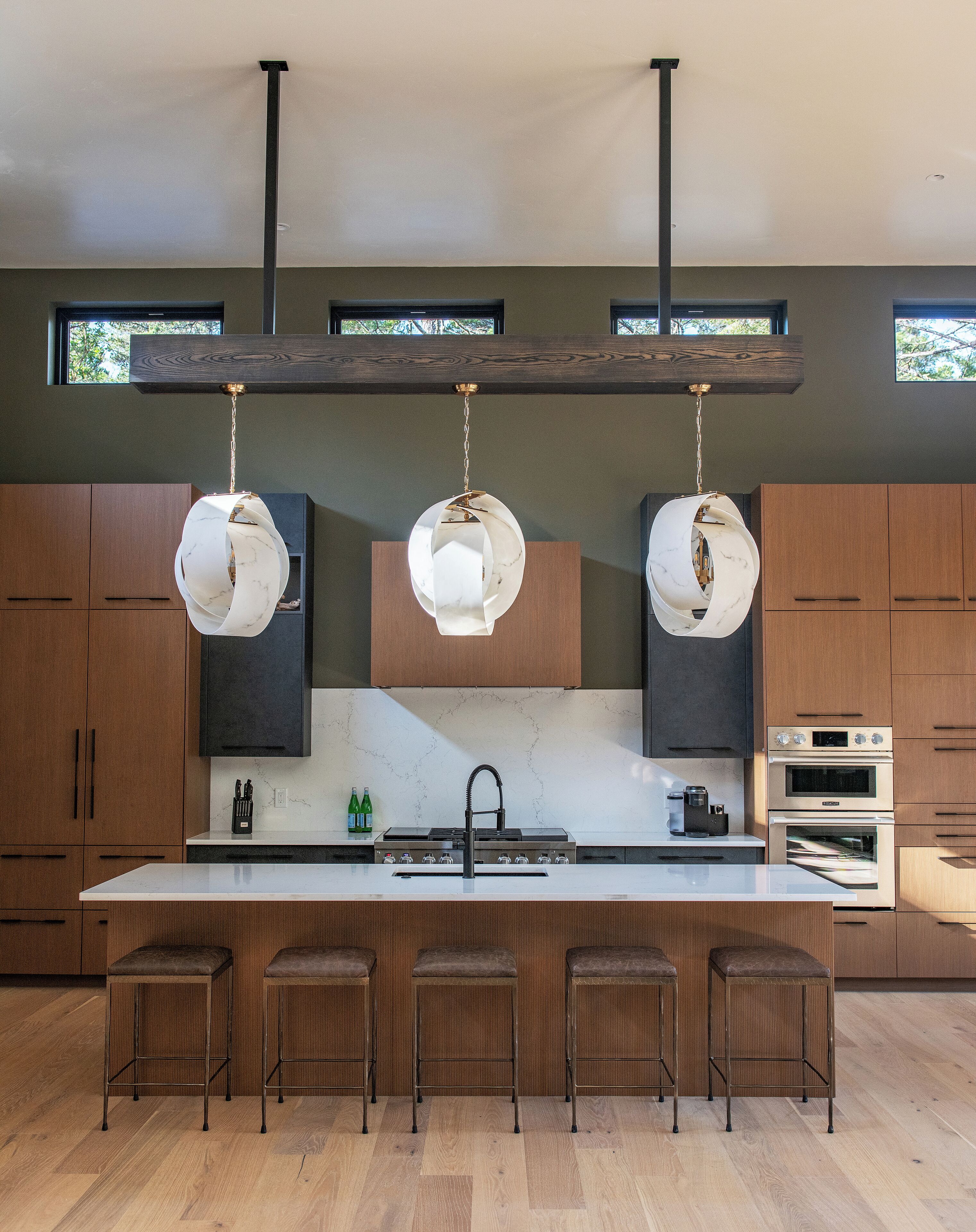 Frigorífic, microones, forn i placa de cuina 