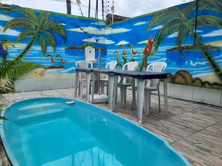 Outdoor pool. Hospedagem Chapéu Virado