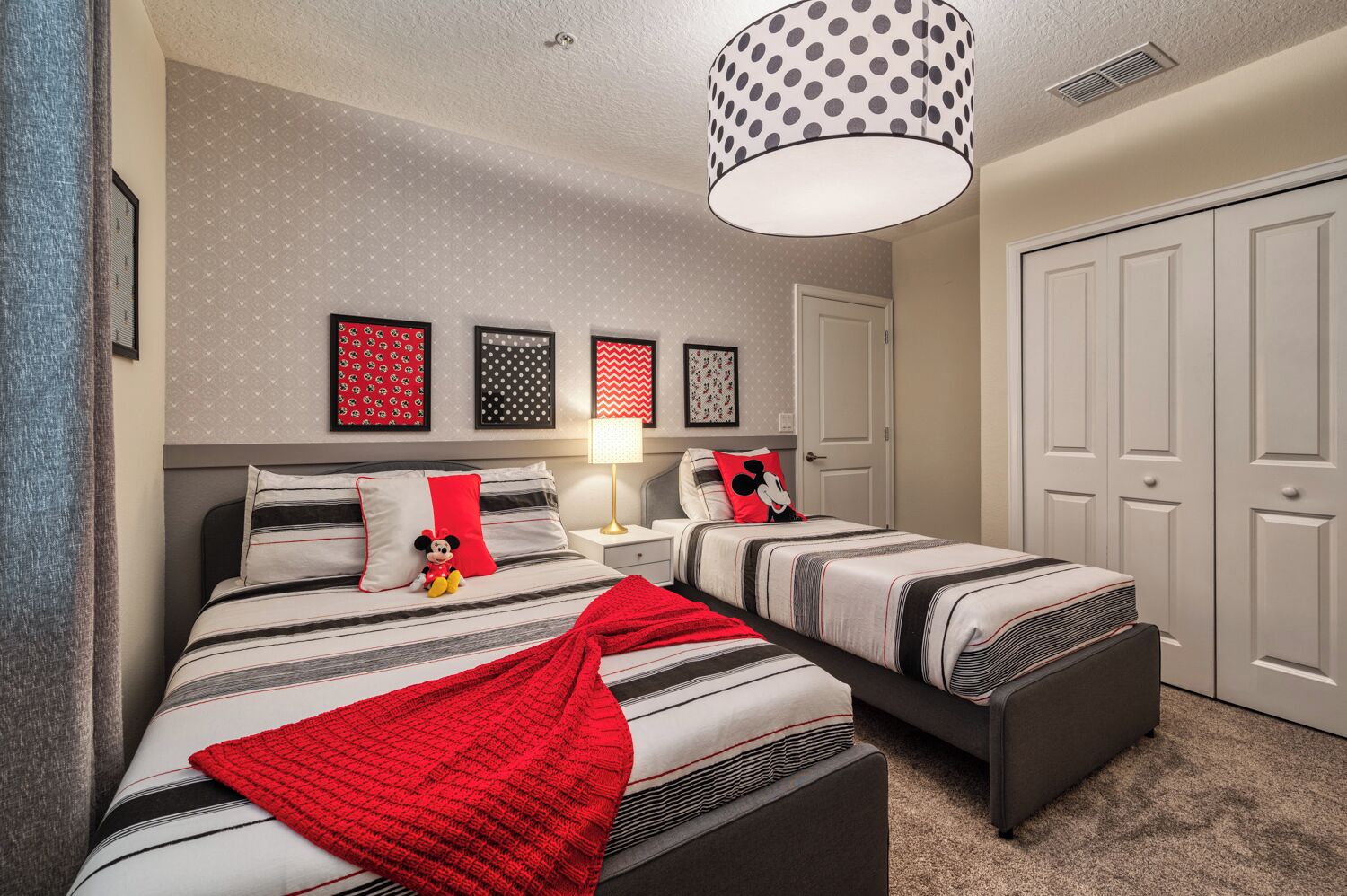 Laptop workspace, blackout drapes, iron/ironing board, free WiFi