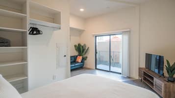 1 habitación, escritorio, wifi gratis y ropa de cama