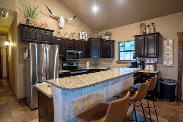 Refrigerador, microondas, horno y parrilla de estufa