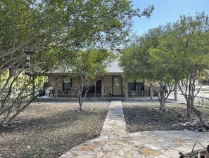 Exterior - Pecan Acres - Cypress Bend Subdivision (Concan)