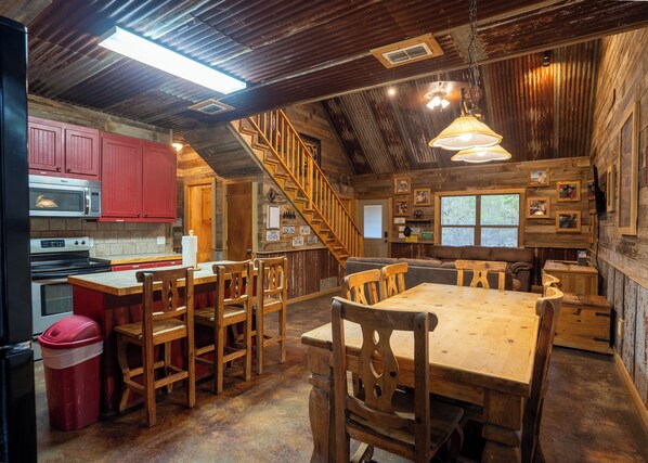 Interior - Pure Country - In Concan, Texas (Concan)