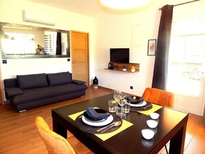 House | Living room - Magnificent Cottage in Payzac With Pool ! (Payzac)