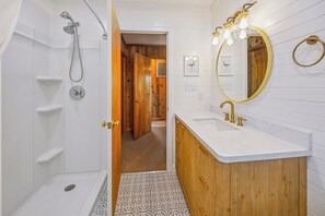 Towels, soap, toilet paper - Canalfront Dog Friendly Home w/ Hot Tub, Private Boat Ramp/Dock, Cargo Lift (Avon)