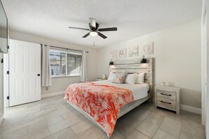3 habitaciones, escritorio, tabla de planchar con plancha y wifi gratis