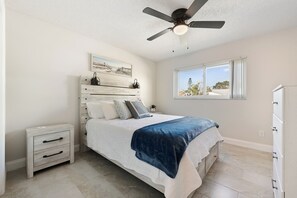 3 bedrooms, desk, iron/ironing board, free WiFi