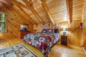 4 soverom, skrivebord, reiseseng for barn og wi-fi (inkludert)