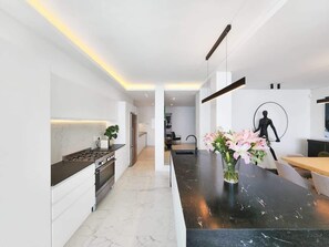 Fridge, microwave, oven, stovetop