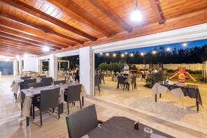 Apartment | Outdoor dining - Apartment in Vieste With Garden (Vieste)