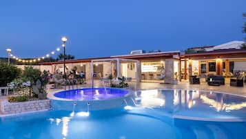 Apartment | Pool | Outdoor pool