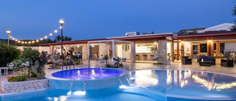 Apartment | Pool | Outdoor pool