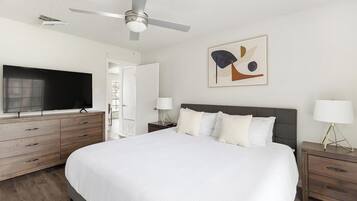 2 多间卧室、办公桌、熨斗/熨衣板、WiFi