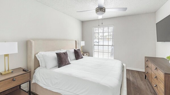 2 bedrooms, desk, iron/ironing board, WiFi