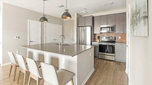 Fridge, microwave, oven, stovetop - Landing | Amazing 2BD, Game Room, Clubhouse (Phoenix)