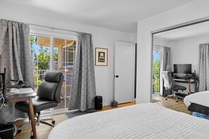 2 bedrooms, iron/ironing board, travel cot, WiFi - Mesquite Work/Play Oasis - Comfortable Condo + Workspace at Mesquite CC Phase (Palm Springs)