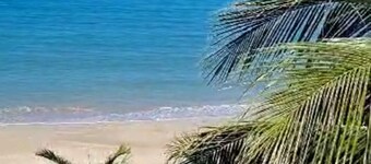 Boscobel White House with Beach Access.
3 minute drive from Ian Fleming Airport