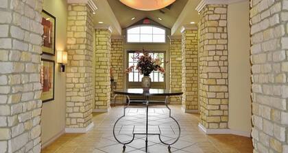 Landing | Stylish 1BD, Pool, Rooftop Lounge