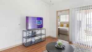 1 soverom, skrivebord, strykejern/-brett og wi-fi