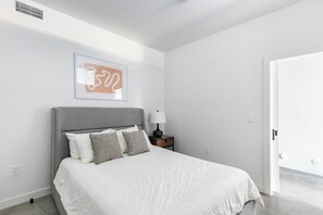 1 bedroom, desk, iron/ironing board, WiFi
