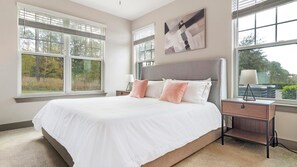 2 bedrooms, desk, iron/ironing board, WiFi