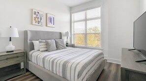 2 Schlafzimmer, Schreibtisch, Bügeleisen/Bügelbrett, WLAN