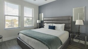 3 bedrooms, desk, iron/ironing board, WiFi - Landing | Stylish 3BD, Clubhouse, Pool (Tampa)