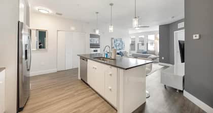 Landing | Stunning 2BD, Clubhouse, Gym