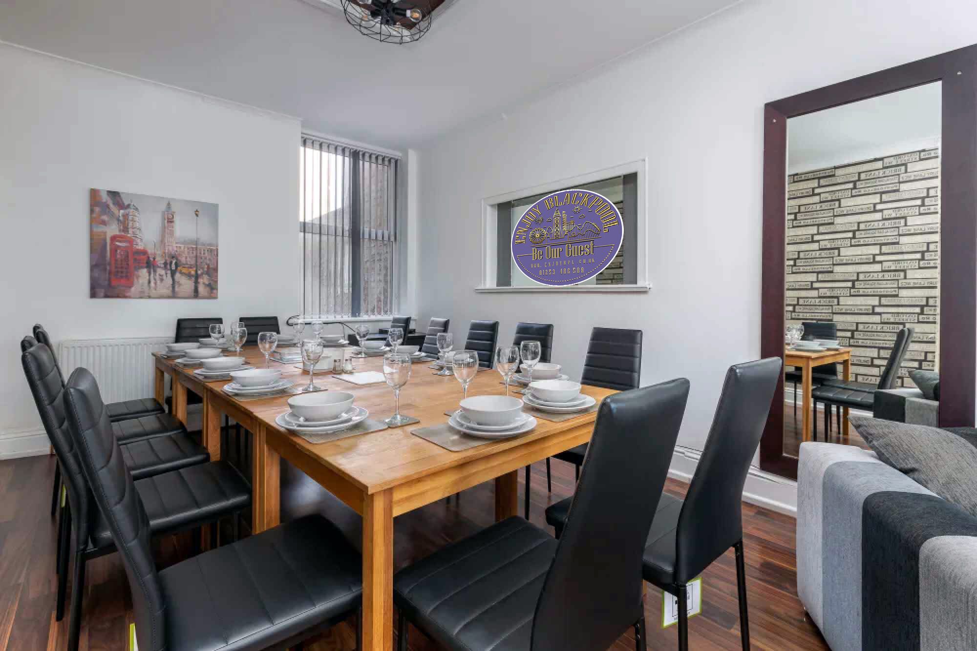Superior House, Multiple Bedrooms | Meja, ruang kerja komputer riba, seterika/papan seterika, Wi-fi percuma 