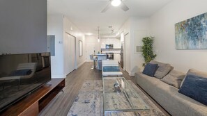Smart TV - Landing | Stylish 1BD, Gym, Pool (Tampa)