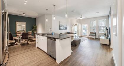 Landing at The Pointe on Westshore - 3 Bedrooms...