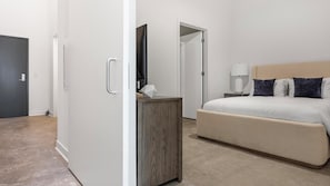 1 bedroom, desk, iron/ironing board, WiFi
