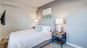 1 chambre, bureau, fer et planche à repasser, Wi-Fi