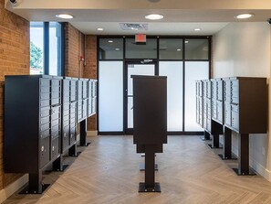 Interior - Landing | Chic Studio, Pool, Gym (Raleigh)