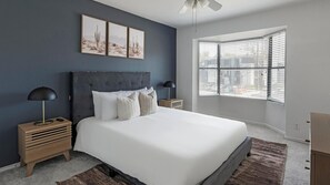 1 bedroom, desk, iron/ironing board, WiFi - Landing | Spectacular 1BD, Gym (Austin)