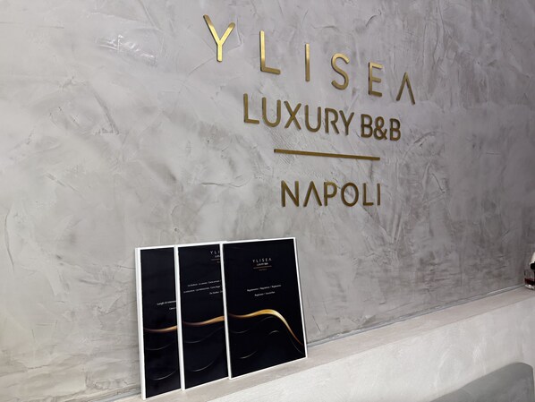 Interior - Ylisea Luxury B&B - Luxury in the city center - 5 minutes from the sea (Napoli)