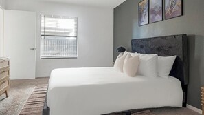 2 bedrooms, desk, iron/ironing board, WiFi