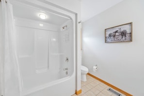 Towels - Canalfront home with Screened Porch by Seaside Vacations & Sales (Chincoteague Island)