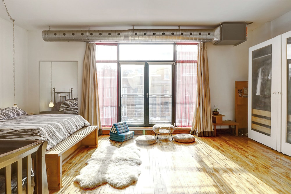Beautiful 2-Story Loft, Monthly rental, Montreal - Montreal | Vrbo - Monthly Rental Montreal
