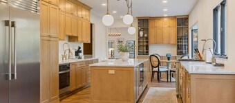 Modern Estate: Theater, Fire Pit & Vibes!