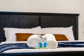 4 soveværelser, skrivebord, strygejern/strygebræt, weekendseng