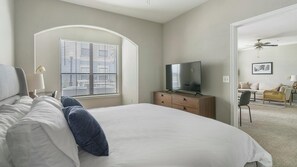 1 chambre, bureau, fer et planche à repasser, Wi-Fi