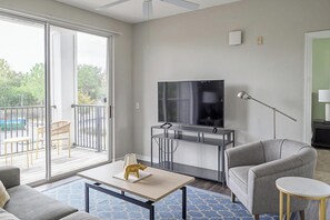 Smart TV - Landing | Stunning 2BD, Courtyard, Gym (Kissimmee)