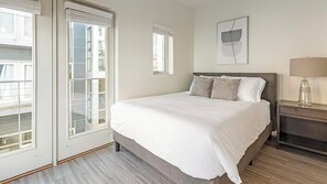 Bureau, fer et planche à repasser, Wi-Fi, draps fournis